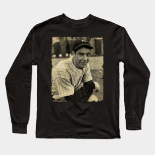 Joe Dimaggio - 56 Game Hitting Streak in 1941 Long Sleeve T-Shirt